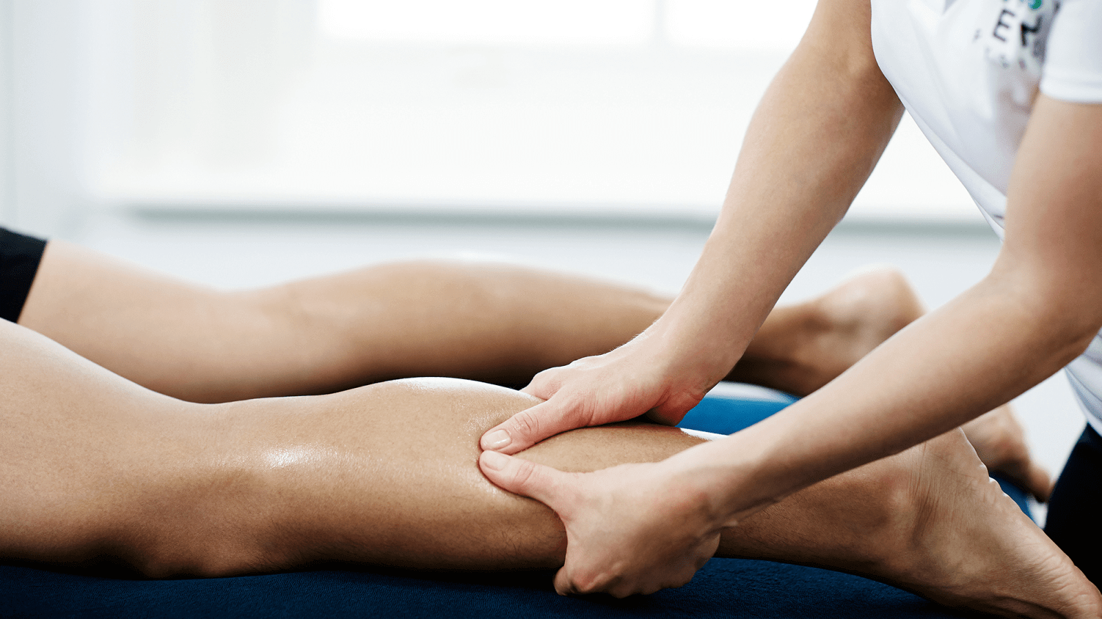 Body therapy. Спортивный массаж. Массаж ног. Массаж голени.